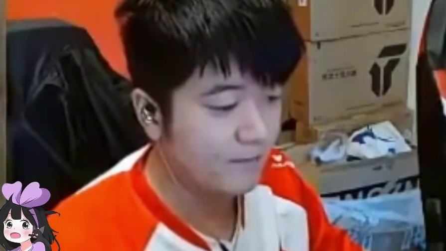 职业选手告诉你如何在爆破打出与个人竞技一样的枪法 别看到人就蹲了。欧欧直言现在的CFS-AK确实不好