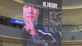 英雄聯(lián)盟全球總決賽iG主場(chǎng)迎戰(zhàn)T1，敗者止步全球總決賽，堪稱“生死戰(zhàn)”