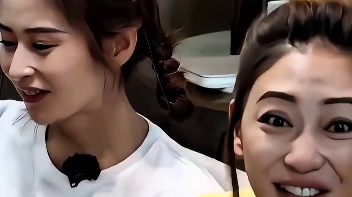 谢娜：小春哥表情好难猜