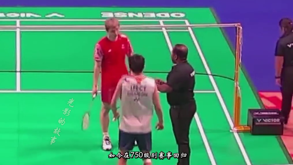 丰富进攻手段让李卓耀无可奈何！石宇奇复出后轻松爆杀！ 李卓耀这场比赛可谓是打的难受的很，李防守先是都