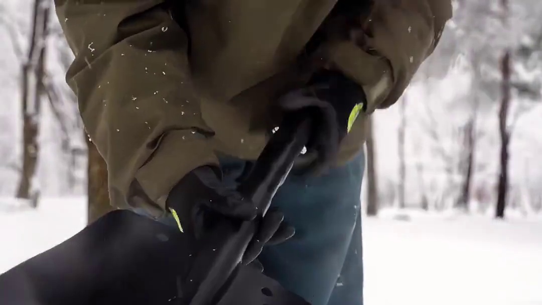 第3集：雪天在野外搭建帐篷露营地，独自度过