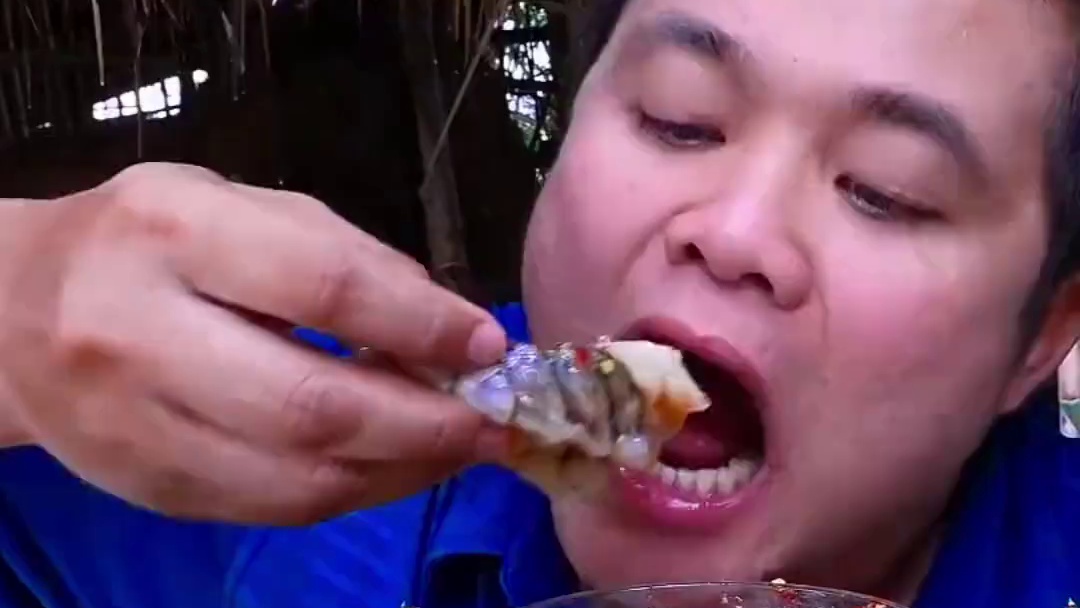 泰式酸辣‍鲜辣料汁️冰爽小龙虾 #泰国大叔#泰国美食#内容启发搜索 #种草激励计划 #全民任务