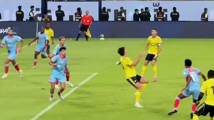 真可以了 以前菲利克斯可不敢做这个动作