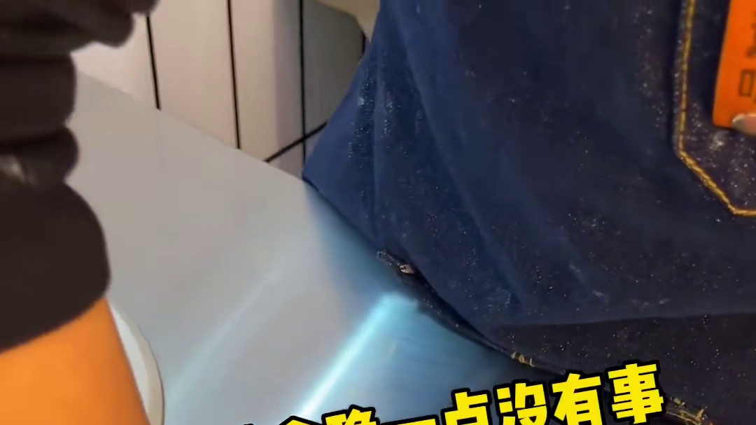 冬天的快乐是冰淇淋给的，两块钱一个球，味道浓浓的