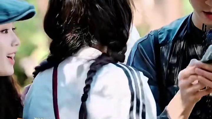 龚俊沉迷拍照赚经费无法自拔