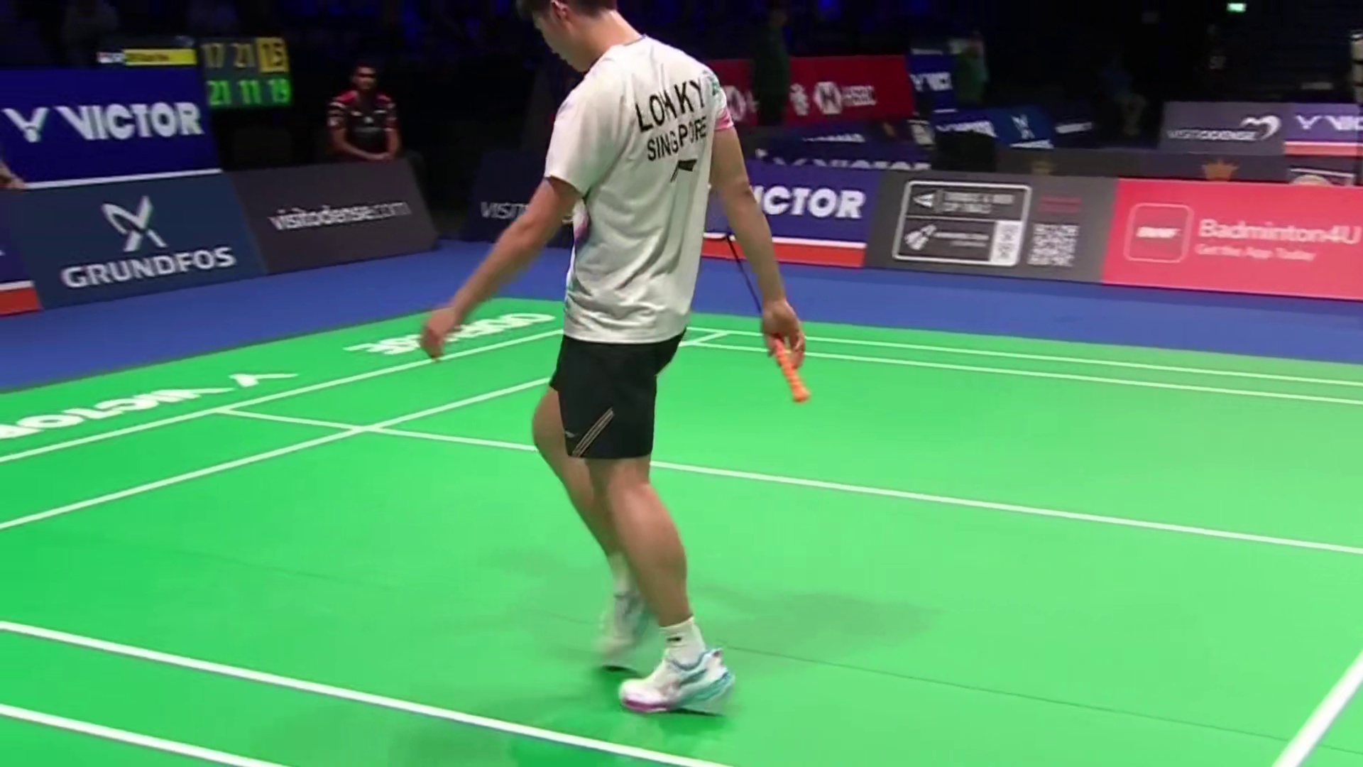 在决胜局中，翁泓阳打出精彩的进攻高潮，以又一个21-17锁定胜局