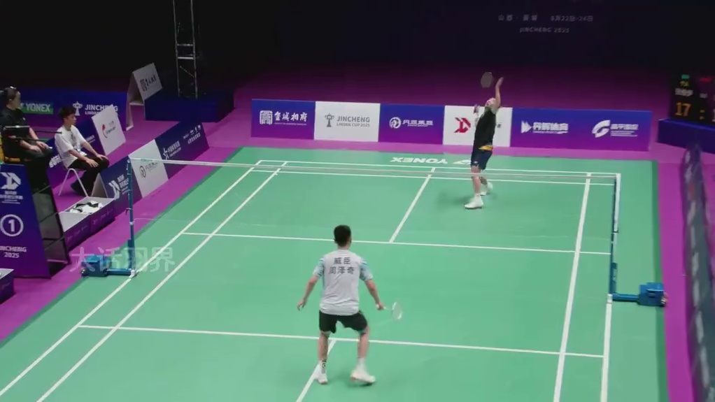 他是林丹杯亚军，“发球慢，杀球重”是球迷对他的印象! #成弓火 #成弓碳素普惠 #羽毛球 #林丹杯 