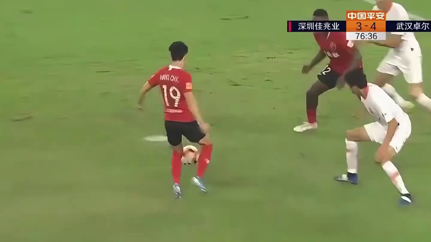 李铁为何拒绝踢这场假球？中场休息又发生了什么？ #李铁 #深圳佳兆业vs武汉卓尔 #中超 #假球 #