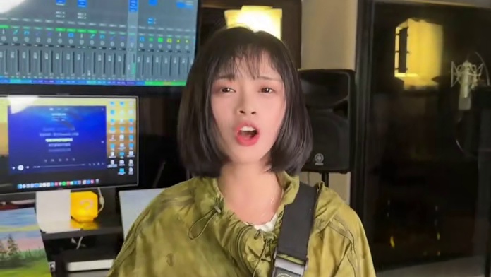 10月18日，厦门荻花洲，决赛圈里一起来自拍，共赴《和平精英》村镇赛收官之战！音乐交融，巅峰争夺，这