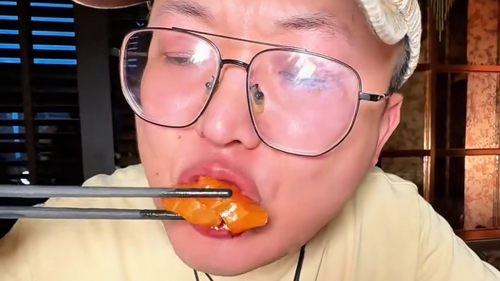 金秋十月，就应该来宴御这种海鲜自助的地方，敞开吃蟹#金秋蟹宴 #花雕醉大闸蟹 #鲜活飞蟹 #解锁蟹的