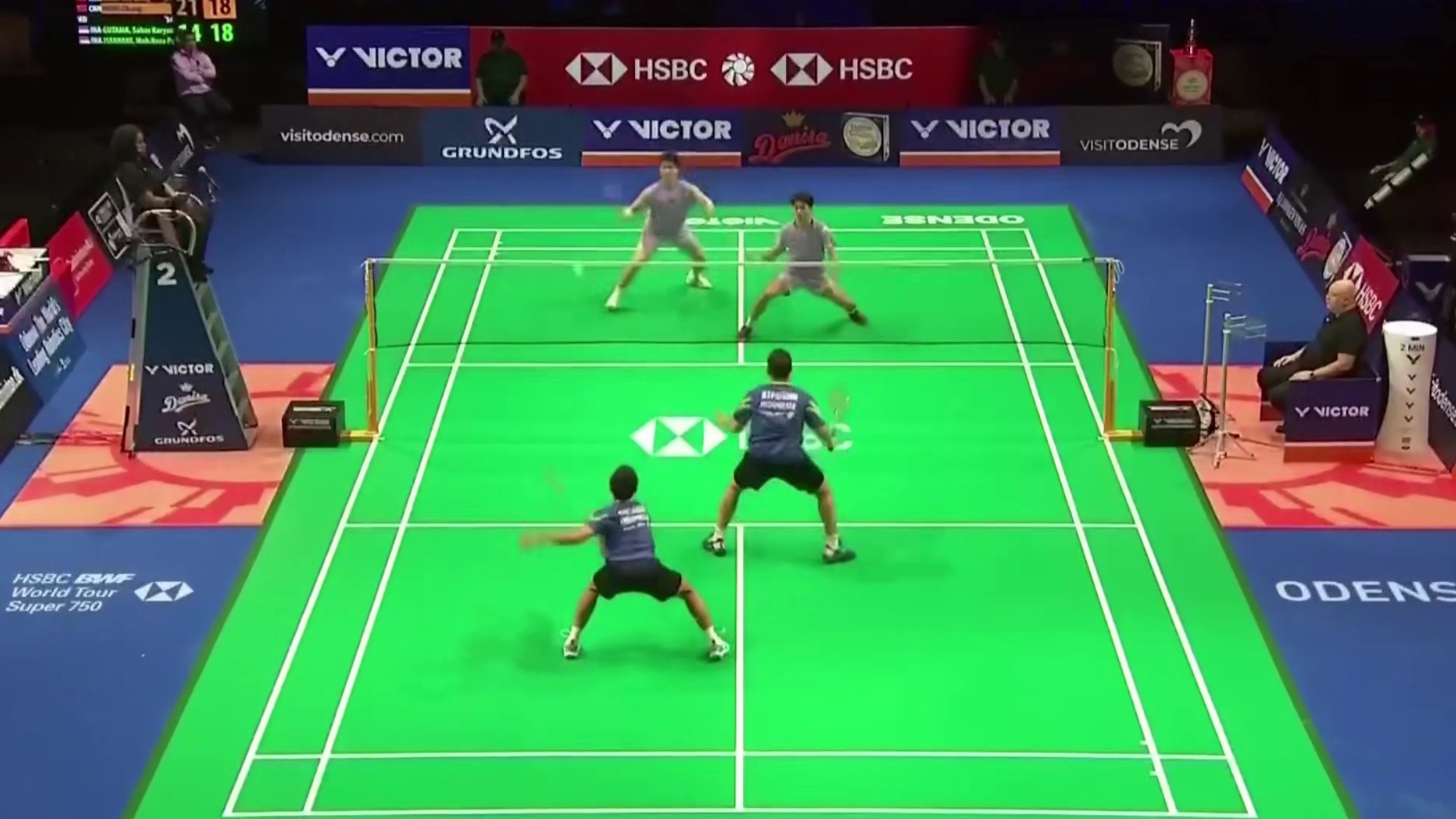 双方在次局陷入拉锯战，比分一路紧咬至14-14，梁王连得七分，直接结束比赛