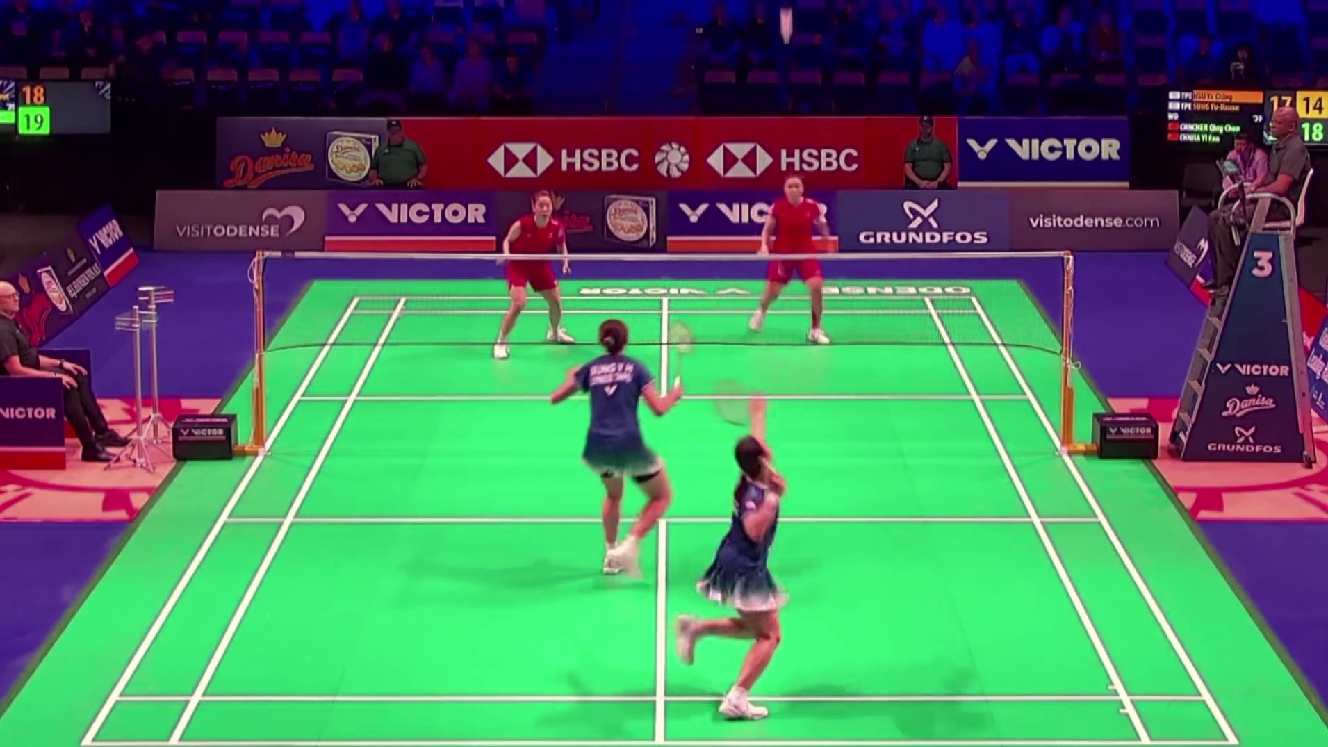 凡尘组及时调整状态，多拍拉锯和突击进攻拉开比分，以21-15再赢一局