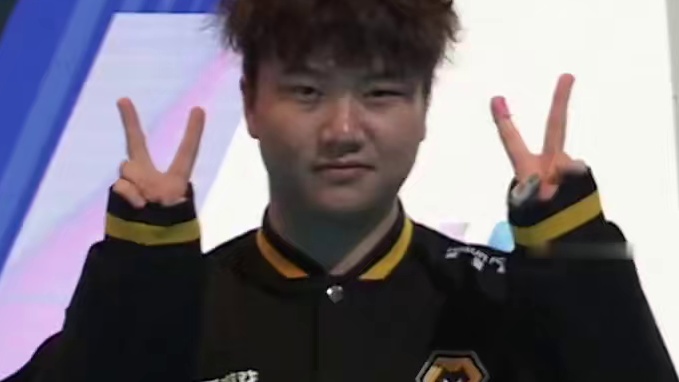 【2025S联赛秋季赛常规赛】第三周第二日第一场个人solo赛
KZ vs 狼队
第十二局：亚特兰蒂