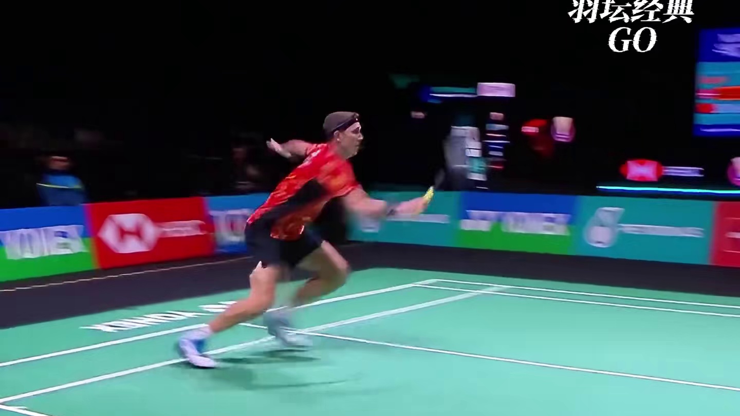 本来是匆匆忙忙游刃有余，现在却匆匆忙忙连滚带爬！ #羽毛球 #体育精神 #冠军