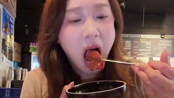 韩国爆辣挑战！！比青阳辣椒辣3倍的年糕锅 #韩国 #韩国美食 #爆辣挑战 #辣炒年糕锅