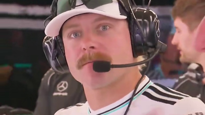 哈贾尔工程师疯狂想念博塔斯 哈贾尔的工程师疯狂想念博塔斯，比赛的时候不停在TR里碎碎念博塔斯bla