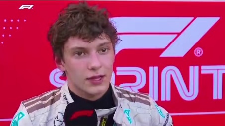 安东内利遭遇冷却背心自动加热 小Kimi冲刺赛排位赛没跑好的原因找到了！继梅奔座椅自动加热后，又来了