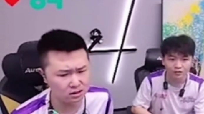 杜超真的太想进世界赛了，开局就拿五鲨再化身武器大师拿残局，年鹏振臂高呼牛波一！#2025CFS #2