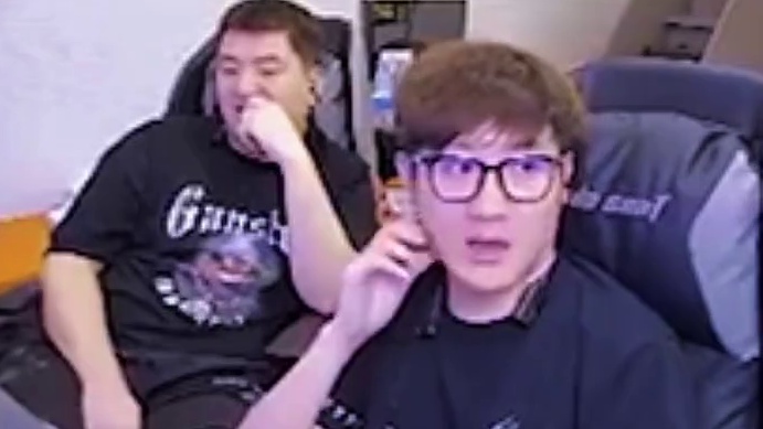 AG四战全胜小组第一，欧欧外设全换枪更准了，老白称拿完EWC冠军有自信了！#2025CFS #202