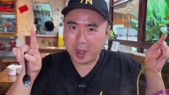 在耒阳也能get到重庆的烟火气了！#耒阳美食 #北步园 #没有什么是一顿火锅解决不了 #衡阳探店小龙