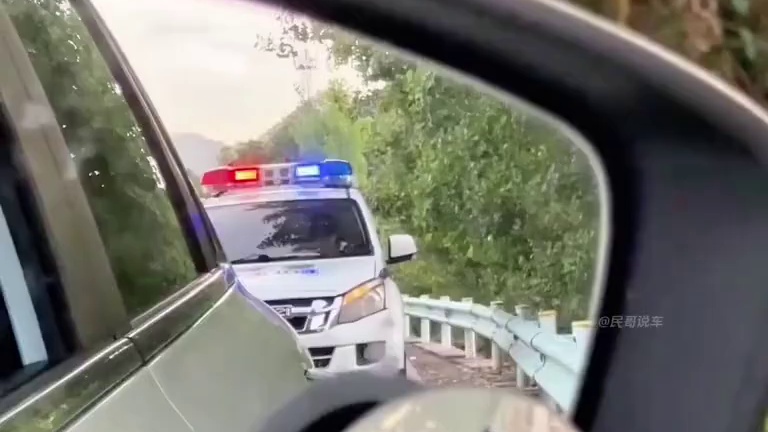 得有多急才能停在应急车道#应急车道 #汽车知识