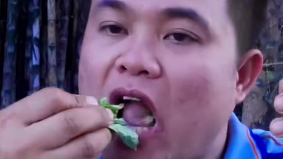 鲜辣‍剁椒蘸水️冰爽笔筒大鱿鱼 #泰国大叔#泰国美食#内容启发搜索 #种草激励计划 #全民任务