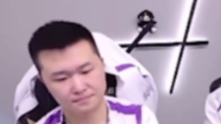 AG状态拉满两图大比分带走，年鹏面露难色桌子也不敲了，炫石在经验上还是差太多了！#2025cfs中国