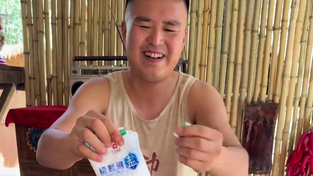 乡村守护人 今天吃烧羊架子苦瓜好吃美味啊