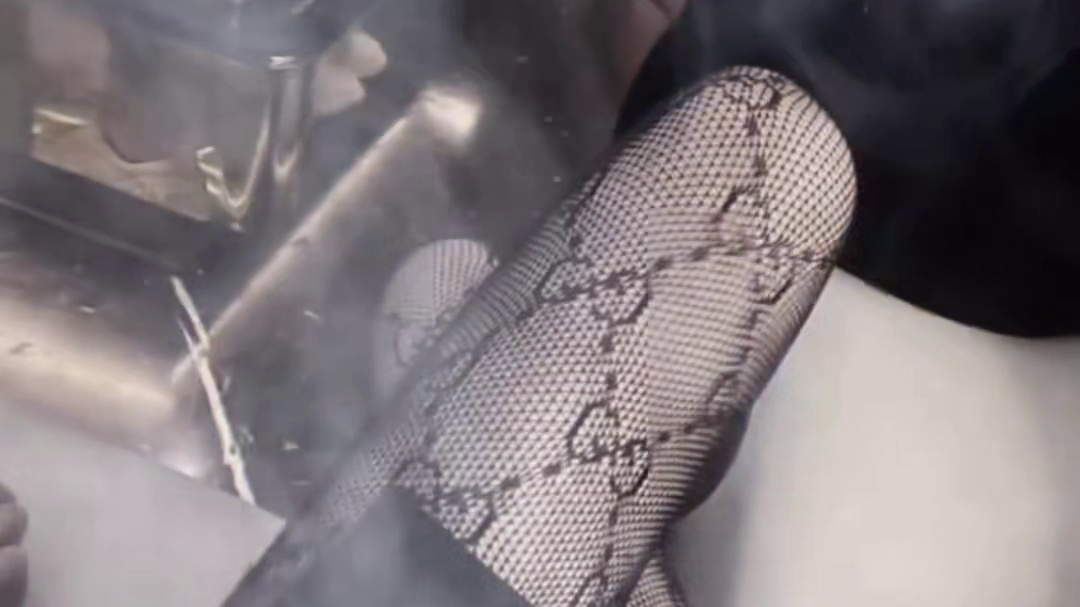 我问你打不打王者荣耀，你说看看腿？