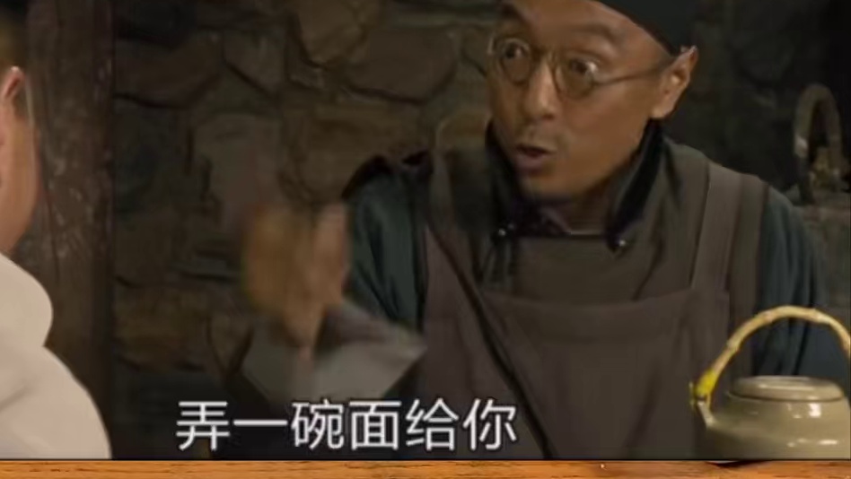 来一碗不放葱花的红烧牛肉面，大块的牛肉吃着真过瘾！