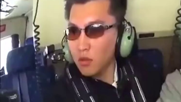 刘在石被金泰浩整蛊送上真直升机，高空跳伞吓得要哭！