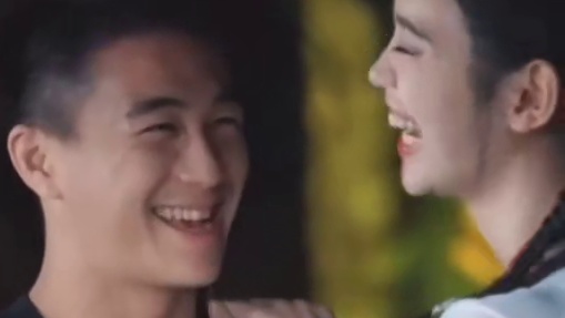 俩人都好会接梗，对对方的包容性很大