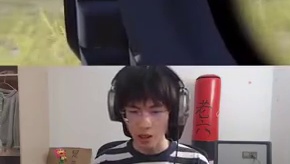 架中间，甩两边 