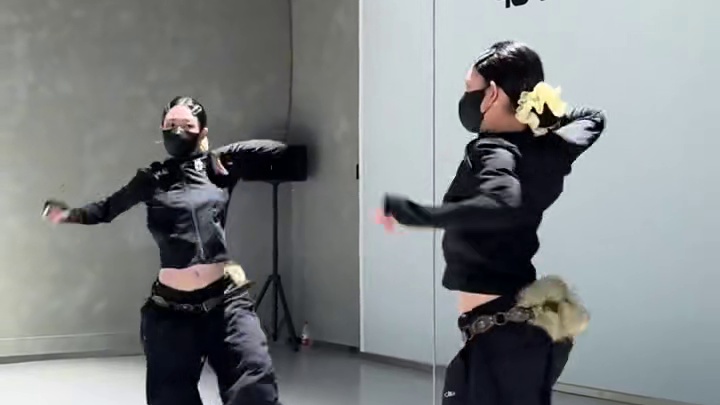 曝光卤蛋头丁程鑫你的兵迟大到了
#龙龙编舞 #潮流舞蹈大赛 #潮流舞蹈地图#精选#翻跳 