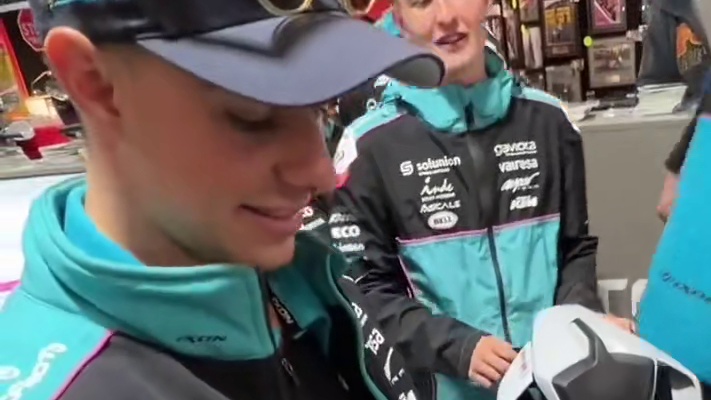 澳洲站春风厂队，依旧出色！ 阿隆索表现真的越来越出色了，奎尔斯也压住了Moto3年度前三积分榜，春风