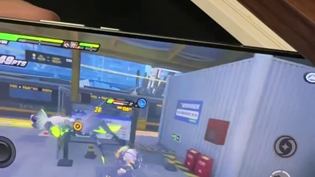 手机也有拼好帧啊？？？ #iQOO15 #游戏 #搞笑