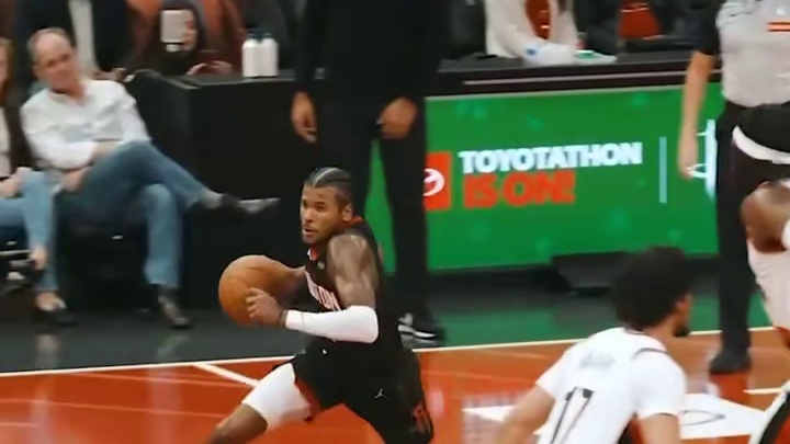 普通的战术，只有巨星的身体素质才能打成，杰伦格林