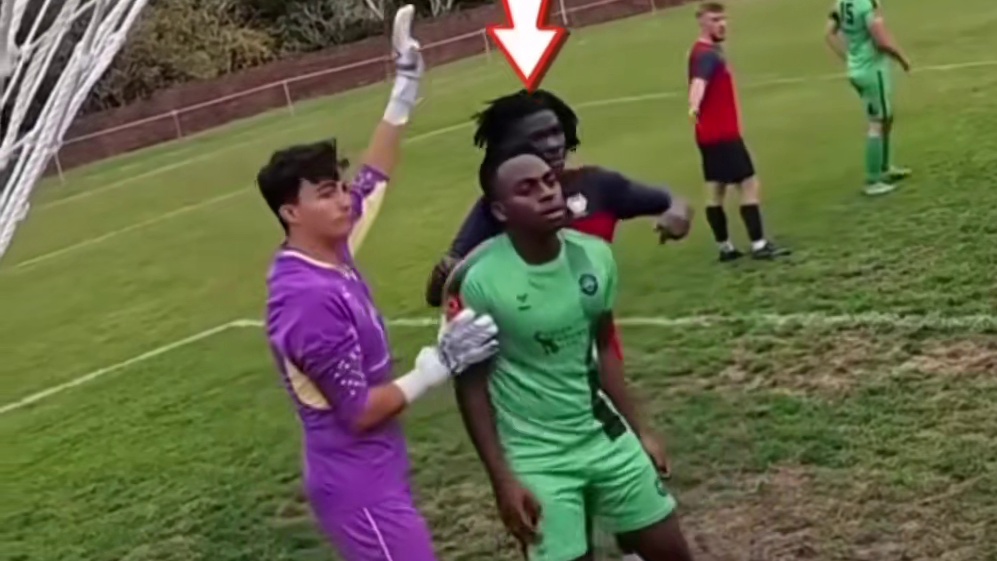 裁判哥你确定没看错吗？#足球