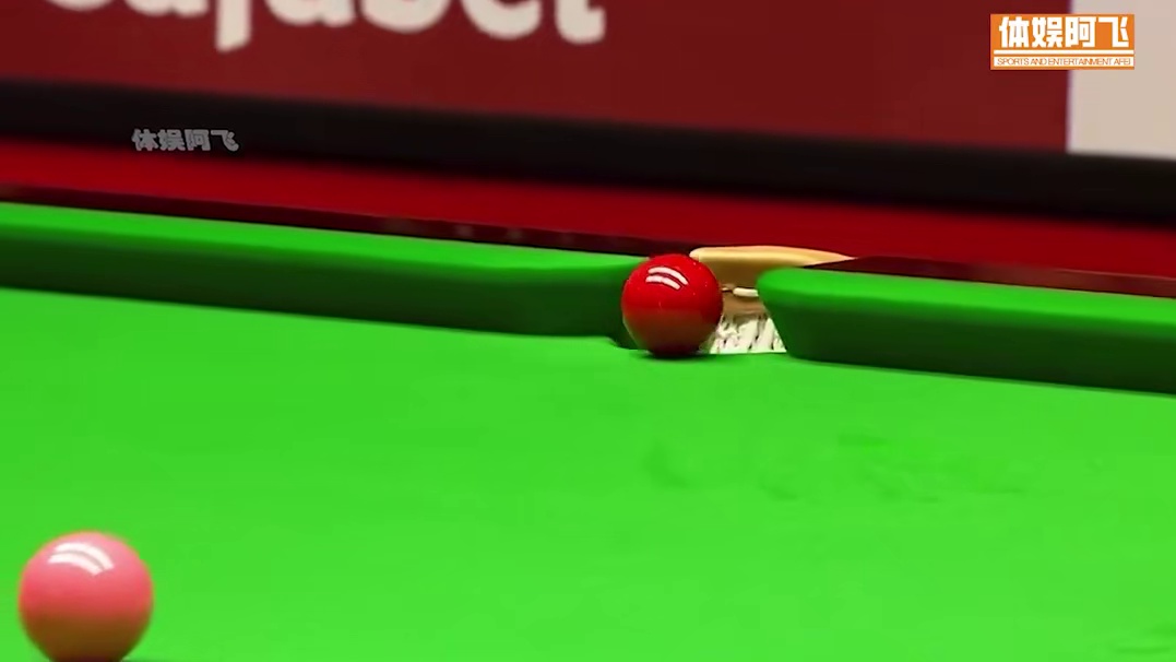 丁俊晖最巅峰的147，全场球迷激情呐喊，塔布激动无比握手祝贺 (2)