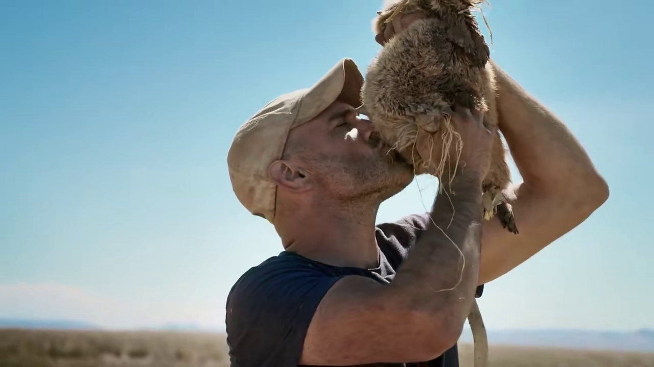 德爷蒙古荒漠荒野求生，与自然之子马特展开求生对决，吃上香喷喷的烤肉大餐(1)