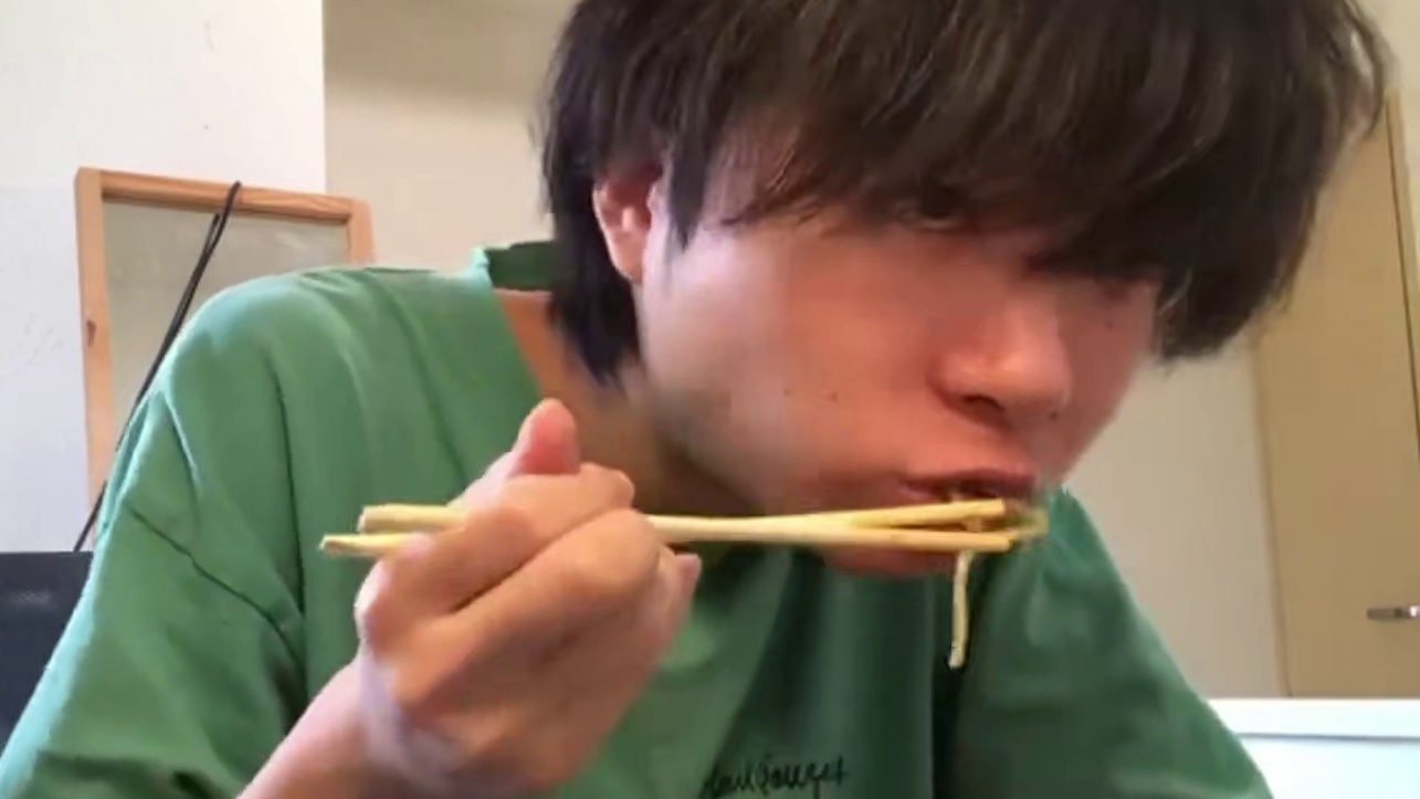 不用工作每天吃饭睡觉打游戏，一天有多快乐