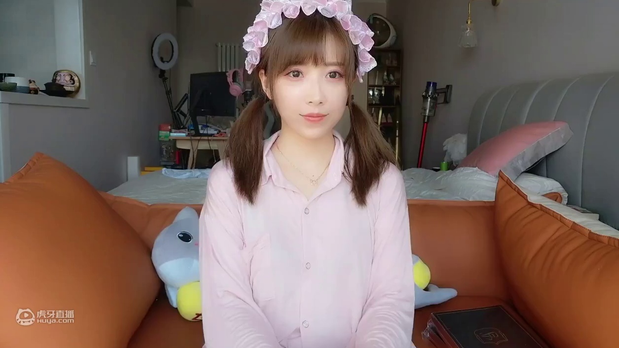 【小女巫露娜】涞觅丝袜上线屈臣氏啦！年更主播出探店视频啦！！