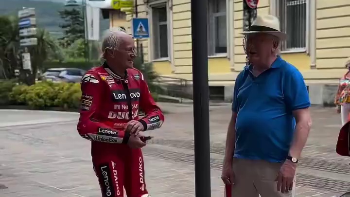 生命不设限，70岁骑仿赛
#杜卡迪 #仿赛 #活到老骑到老 #老登 #爱机车爱生活