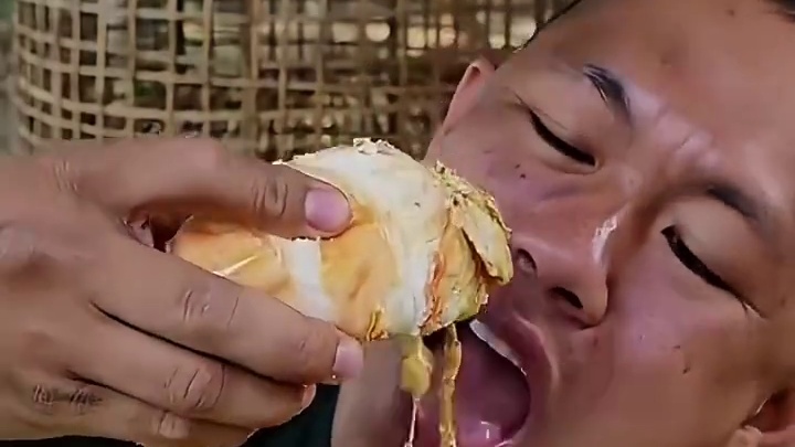 好久没吃大龙虾了 #美食 #泰国美食 #户外美食 #美食 #内容启发搜索