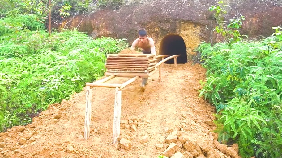 男人徒手挖空上万吨深山，在里面搭建出三室一厅的末日避难庇护所#荒野建造 #野外生存 #解压助眠 #庇