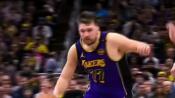 内突外投连得五分，关键时刻东契奇真稳！