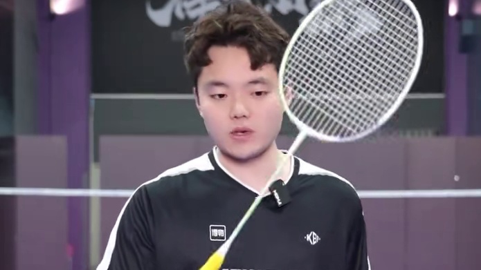 你更想要安赛龙配色还是古红配色的100zz呢？ #羽毛球 #球拍测评 #100zz安赛龙 #安赛龙 