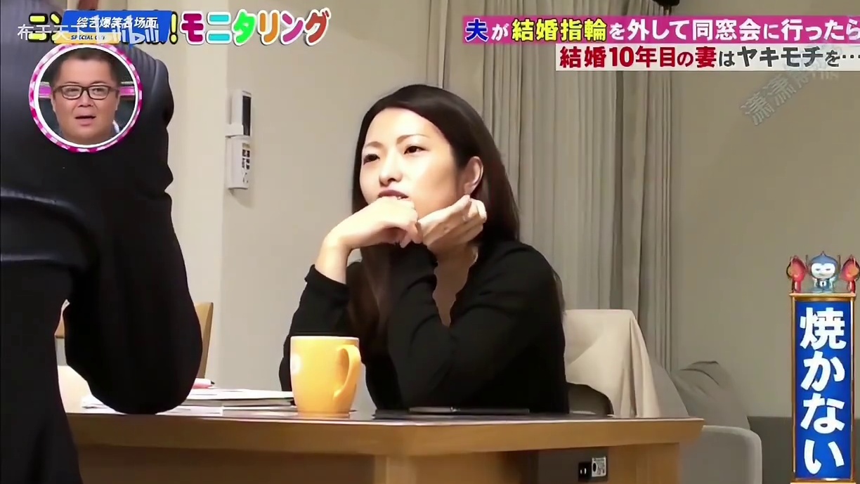 如果丈夫在同学聚会时故意不戴婚戒该怎么办呢。