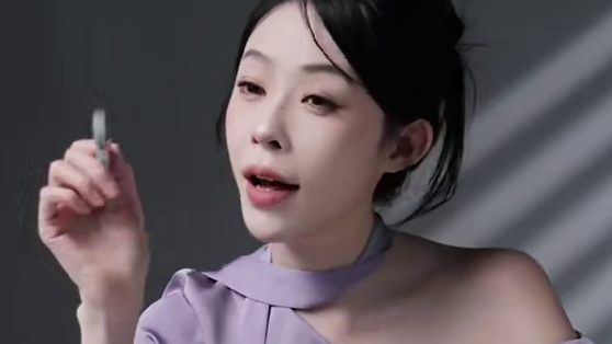 戴上JBL SOUNDGEAR CLIPS琉璃扣，让你的潮酷OOTD，自带澎湃bgm#耳机 #JBL