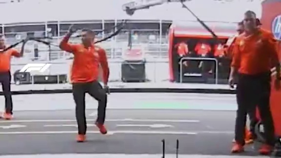 动作太过流畅，怀疑是故意演的